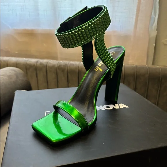 SHEIN Vibrant Green Strappy Heels - Picture 3 of 5
